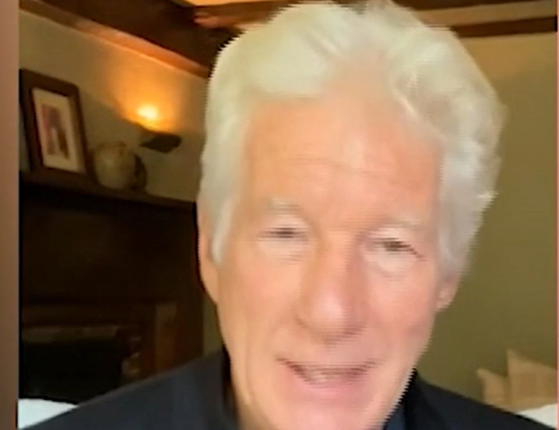 Richard Gere lancia l'appello contro i Cpr: "Non facciamo come l'Italia"