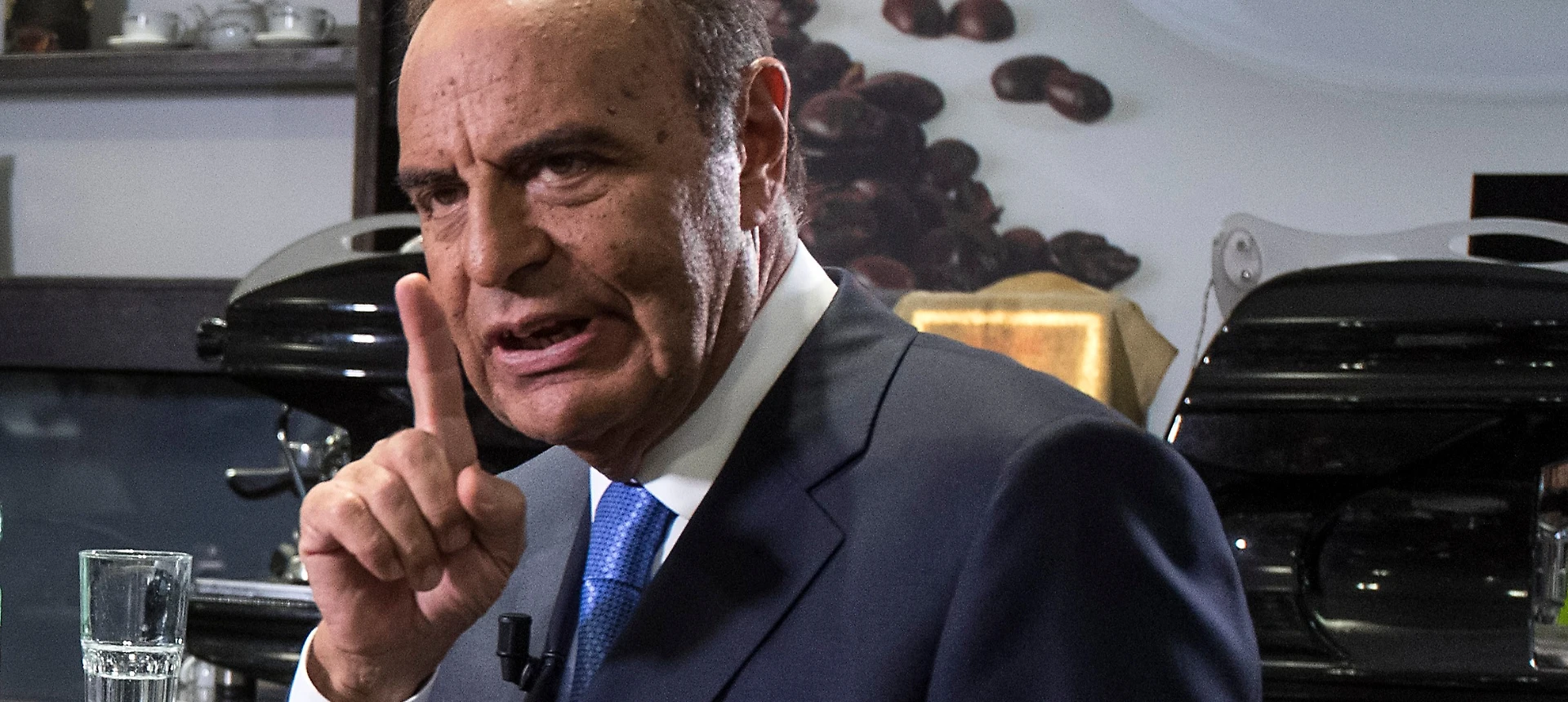 Bruno Vespa: "Il colpo in canna di Matteo Renzi e la guerra a Conte non hanno senso. L'Italia affonda"
