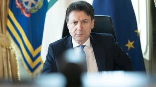 Giuseppe Conte, quanto fumo sulla Fase 2: guadagna tempo per non essere il capro espiatorio