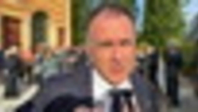 https://media.liberoquotidiano.it/S9Wq4XbihsRrT6u9ChJaGBciAhD80WNE2g0Dqecv1Ic/width:800/quality:90/aW1hZ2VzLzIwMjYvMDUvMDQvMTc0NDM2NjI1LTQwMTA4ODg2LTE2MjAtNDIzNS05M2I1LWU3MmY0ZjI2OTBjNS5qcGc.webp