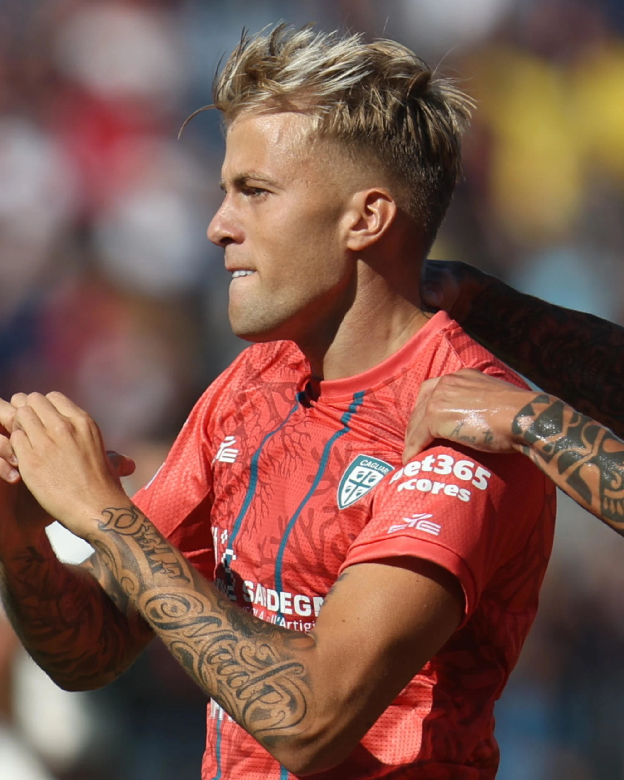 Cagliari, vittoria in casa contro il Parma due a zero: in gol anche Mina