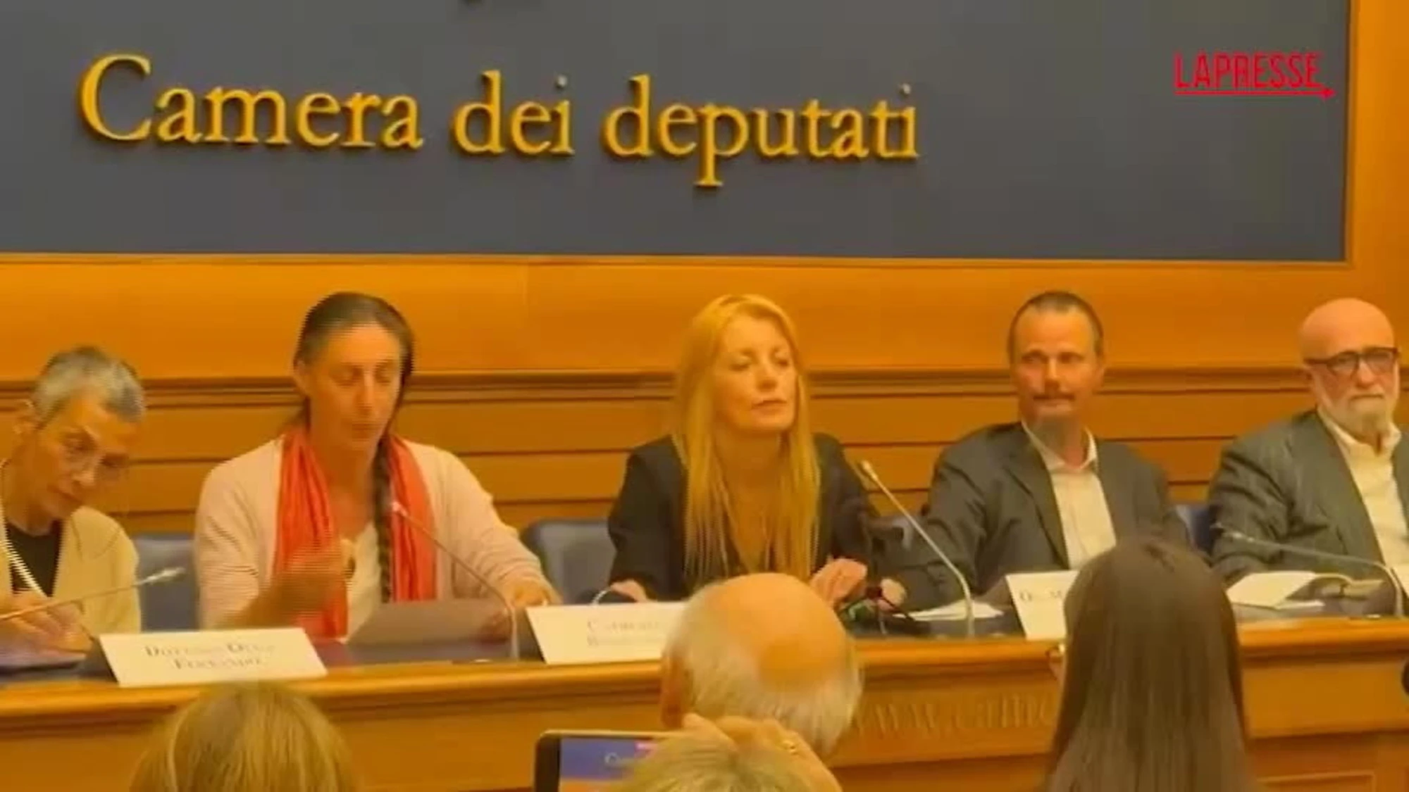 Famiglia nel bosco, Catherine Trevallion: "Mai vista una crudeltà come questa su dei bambini"