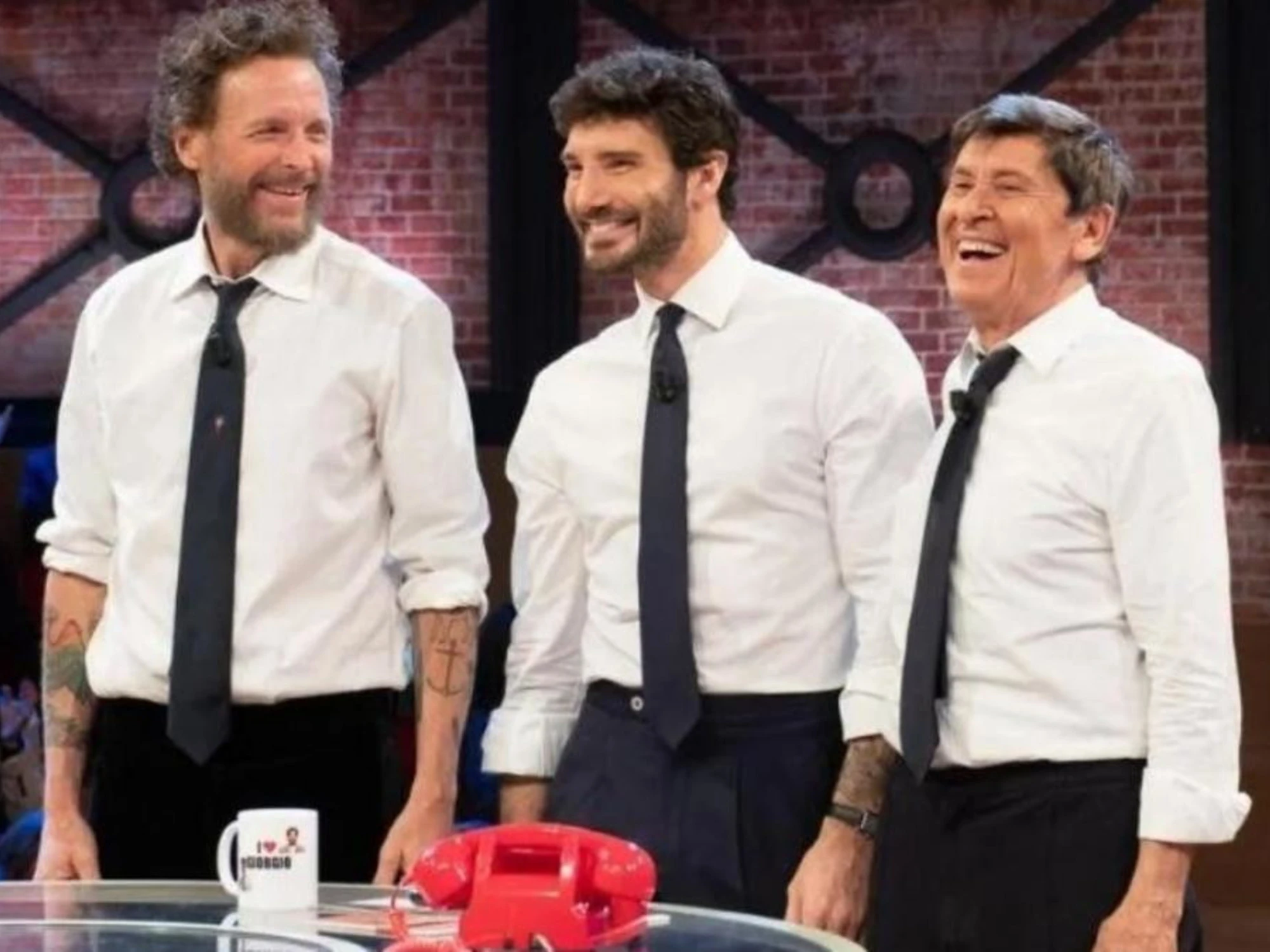 Affari Tuoi, Jovanotti minaccia di lasciare lo studio: gelo-De Martino