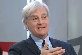Antonio Maria Rinaldi, la foto dal bar del Parlamento Europeo: "Qui si paga solo in contanti. Da ridere..."