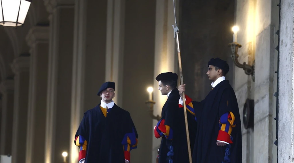 Papa Francesco, le drammatiche parole del cappellano: "La speranza oltre ogni speranza"