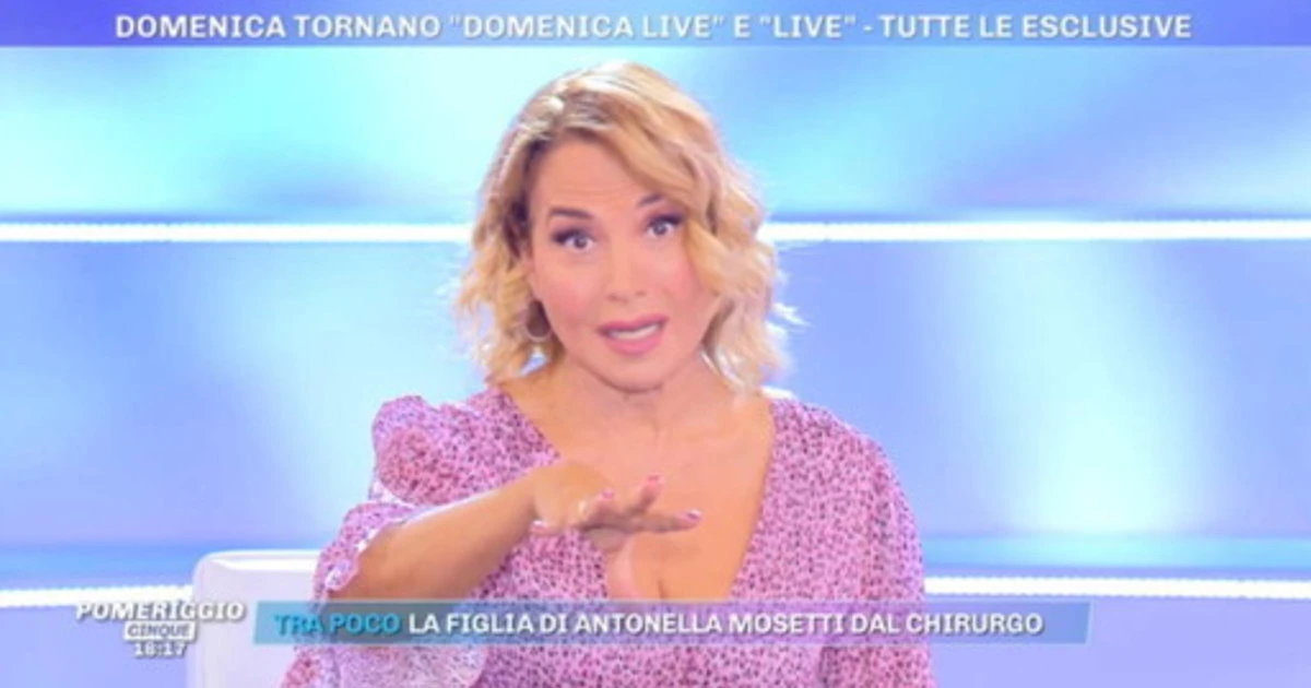 Pomeriggio 5, la furia di Barbara D'Urso: "Scusate, troppo nervoso". Interrompe la puntata: immagini sconcertanti