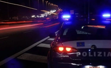 Pescara, non si fermano all'alt: fuga scellerata, finisce in dramma