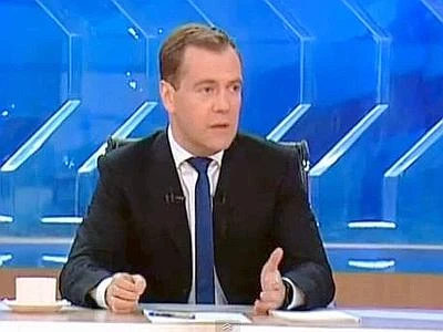 "Gli alieni sono tra noi", il fuori onda di Medvedev fa il giro del web (VIDEO)