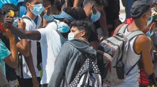 Coronavirus, viaggio nella caserma lazzaretto: gli immigrati positivi raddoppiano in un giorno