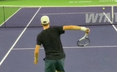 Jannik Sinner, come si tortura in allenamento: una scelta estrema