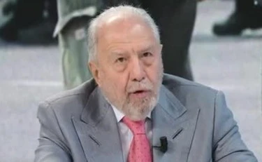 Principe Andrea, bomba di Caprarica: "L'abdicazione di Re Carlo"