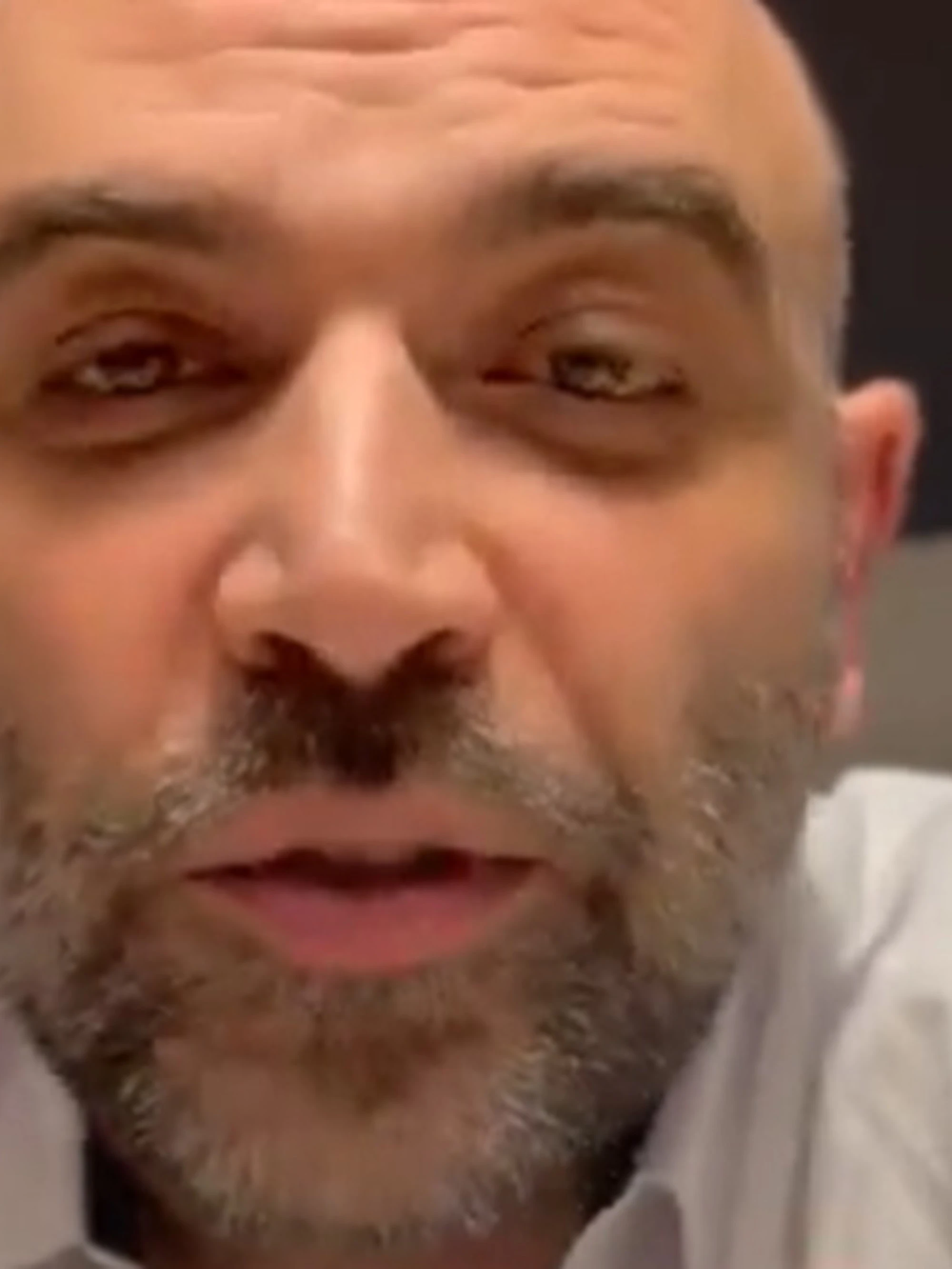 Roberto Saviano, il suicidio e l'attacco intestinale: perché ha voluto parlarne?