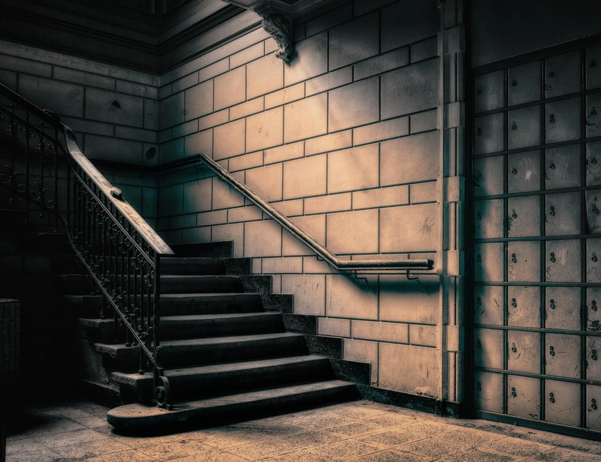 Bergamo, droga? No, cosa trovano nella cantina del pusher