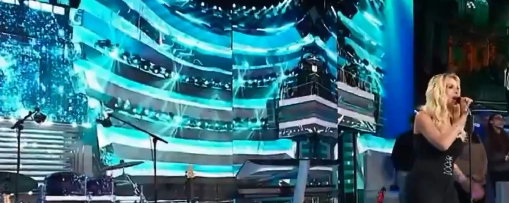 "Non puoi", "Basta": Mammucari stronca Valeria Marini