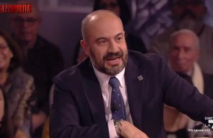 Paragone, la verità sul Mes: "Ricordate quando pochi giorni dopo il voto...". Soluzione finale contro l'Italia
