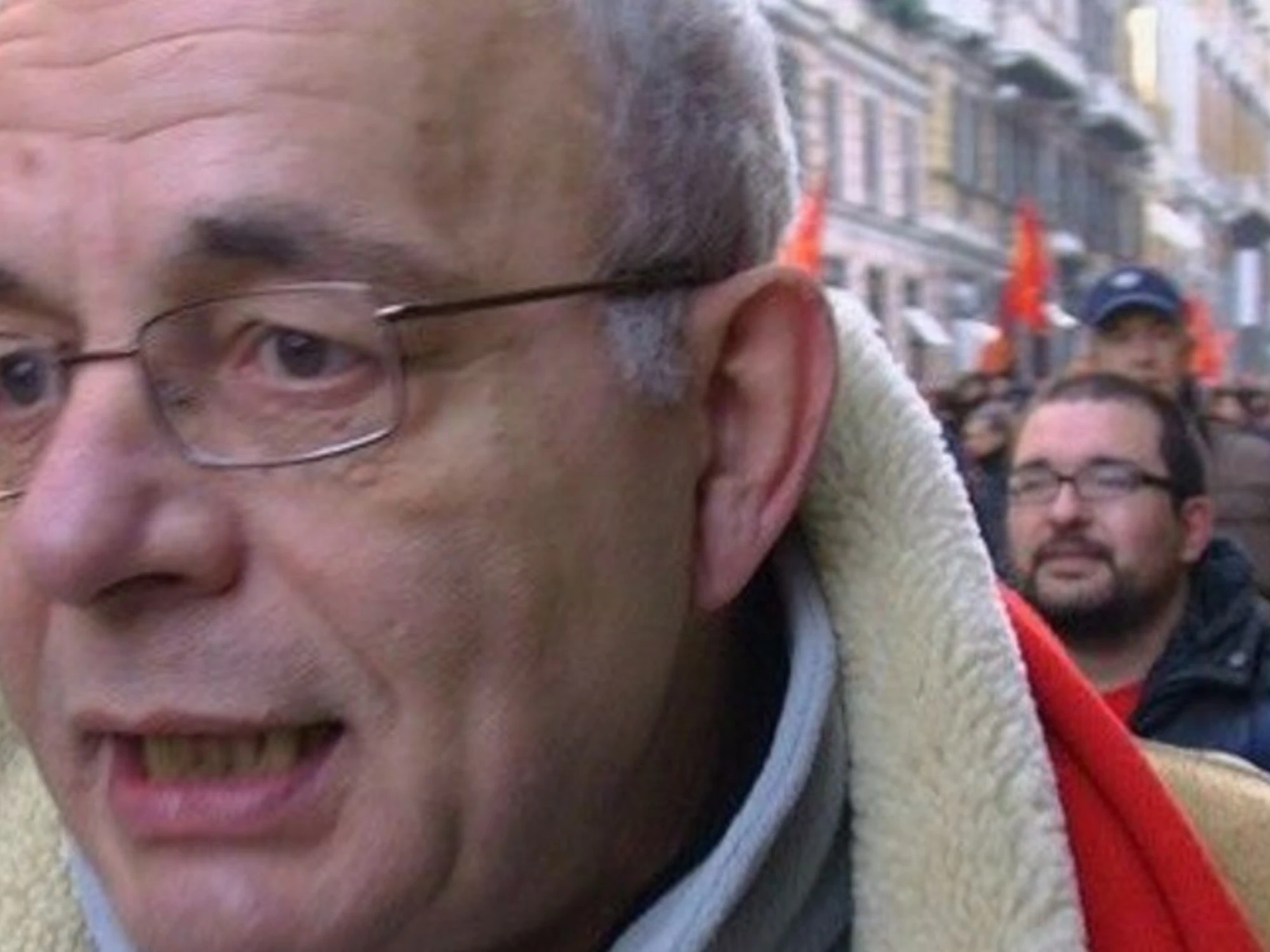 Cgil, la chiamata alle armi del sindacalista: "Oggi pronti a picchiarsi con la polizia"