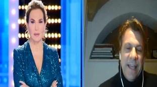 Striscia la Notizia, Nicola Porro in collegamento con la D'Urso? Quello che non avevate notato...