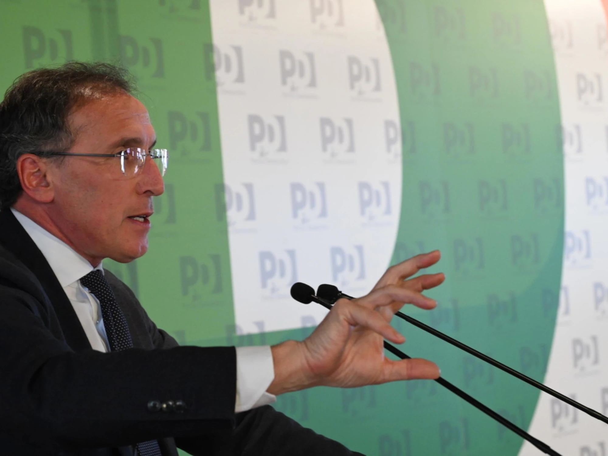 Boccia sbanda dopo la disfatta: "Voto solo per le Marche". E Fdi lo inchioda