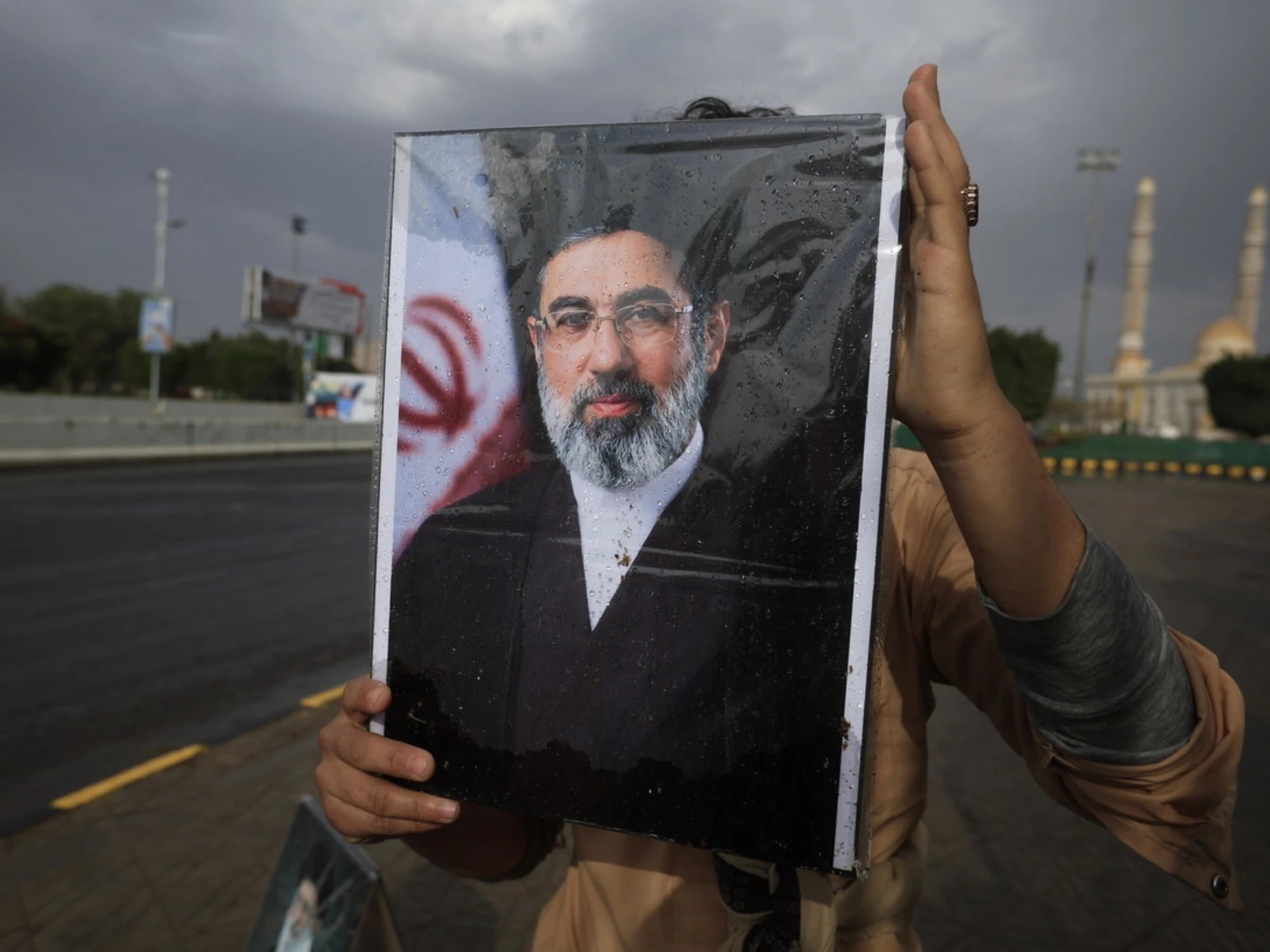 Mojtaba Khamenei "è in coma" (e quelle voci su Putin): Iran, cosa trapela