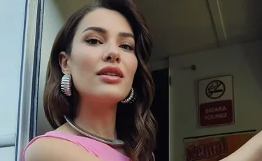 673x383
