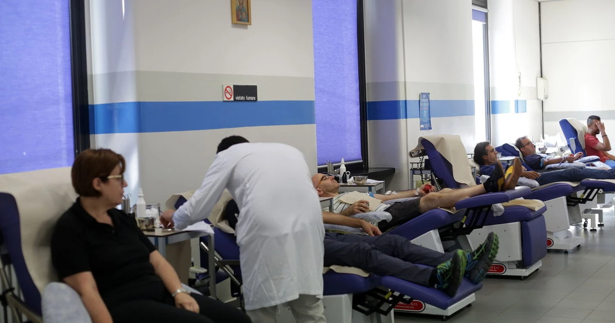 Milano, allarme donazioni di sangue: 9mila sacche in meno rispetto al periodo pre-Covid