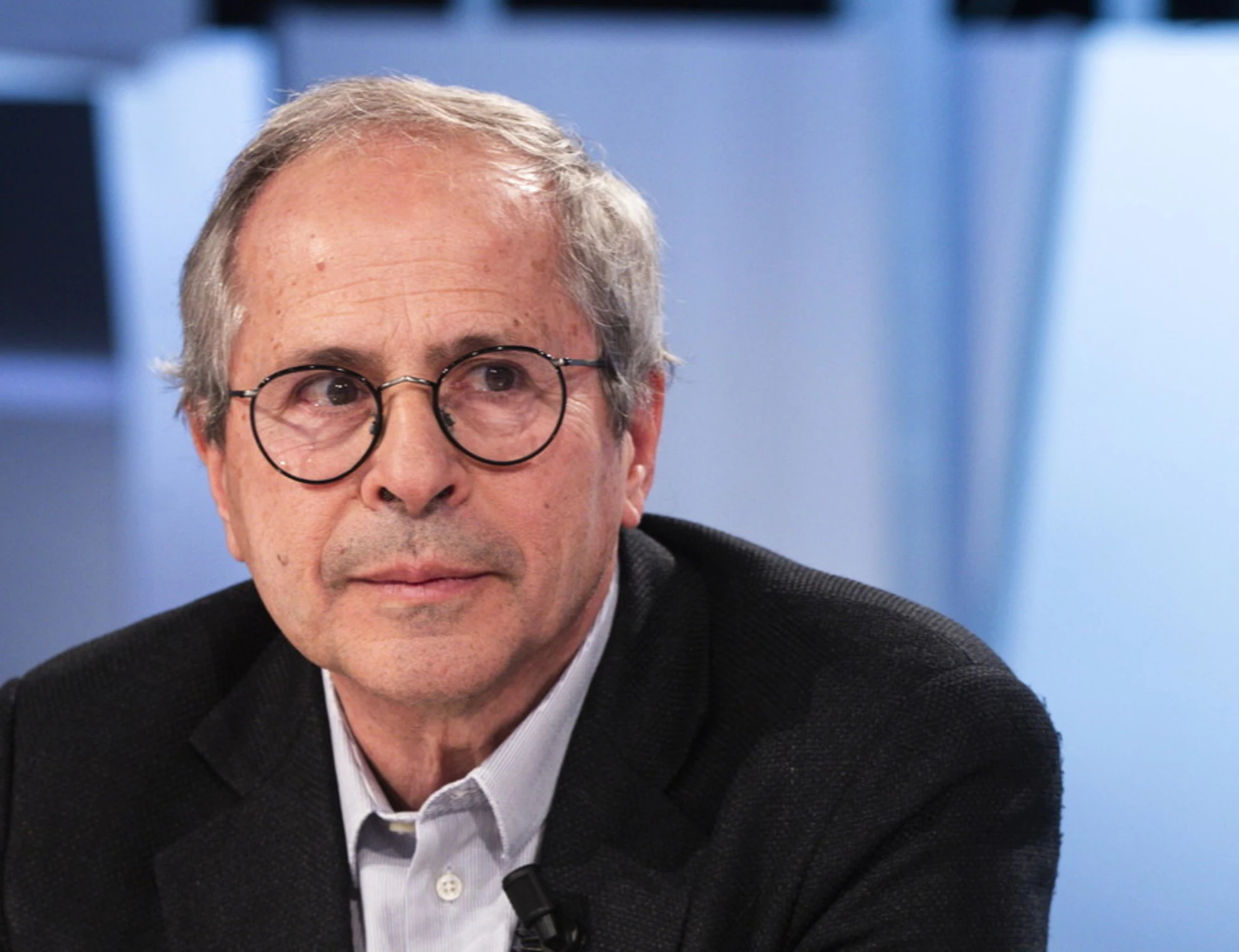 Andrea Crisanti, la confessione-choc: "Ho dormito nella mia Tesla, ecco perché"