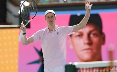 Sinner torna a vincere, spazzato via Medvedev: primo successo a Indians Wells