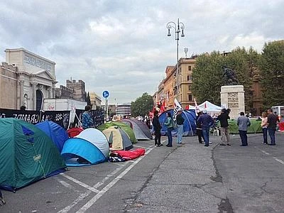 Antagonisti accampati a Porta Pia Presidio davanti al ministero dei Trasporti