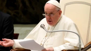 Fatima, la profezia: autodistruzione dell'umanità. Indiscrezioni: le ultime drammatiche ore di Papa Francesco