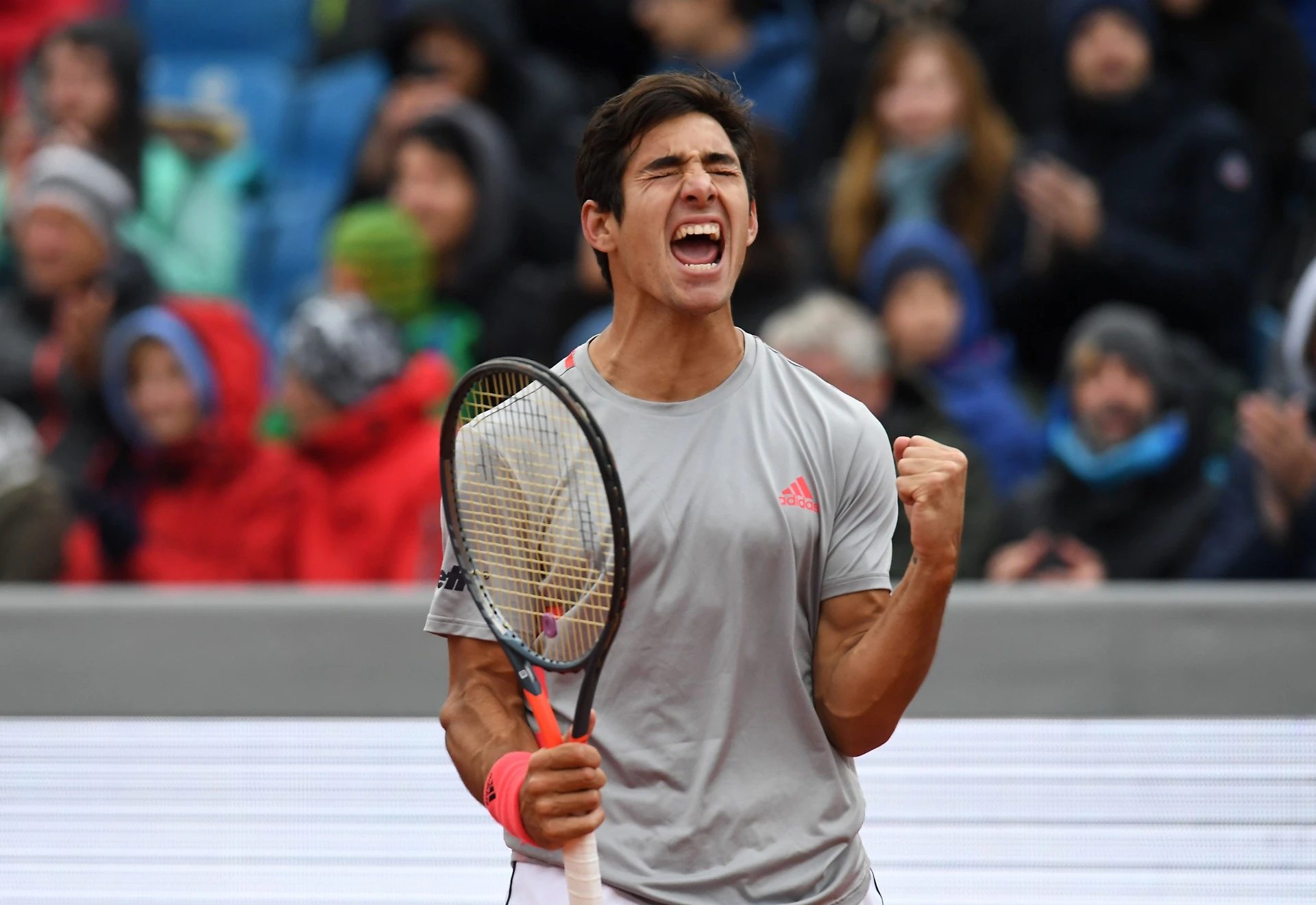 Tennis, l'impresa di Matteo Berrettini al Foro Italico: asfaltato Zverev in due set
