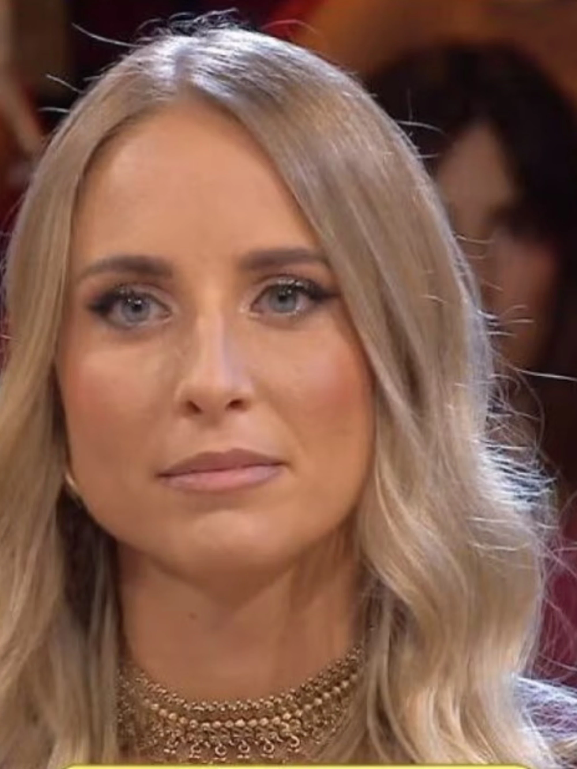 Affari Tuoi, Stefania travolta dopo la sigla: "Che ipocrisia"
