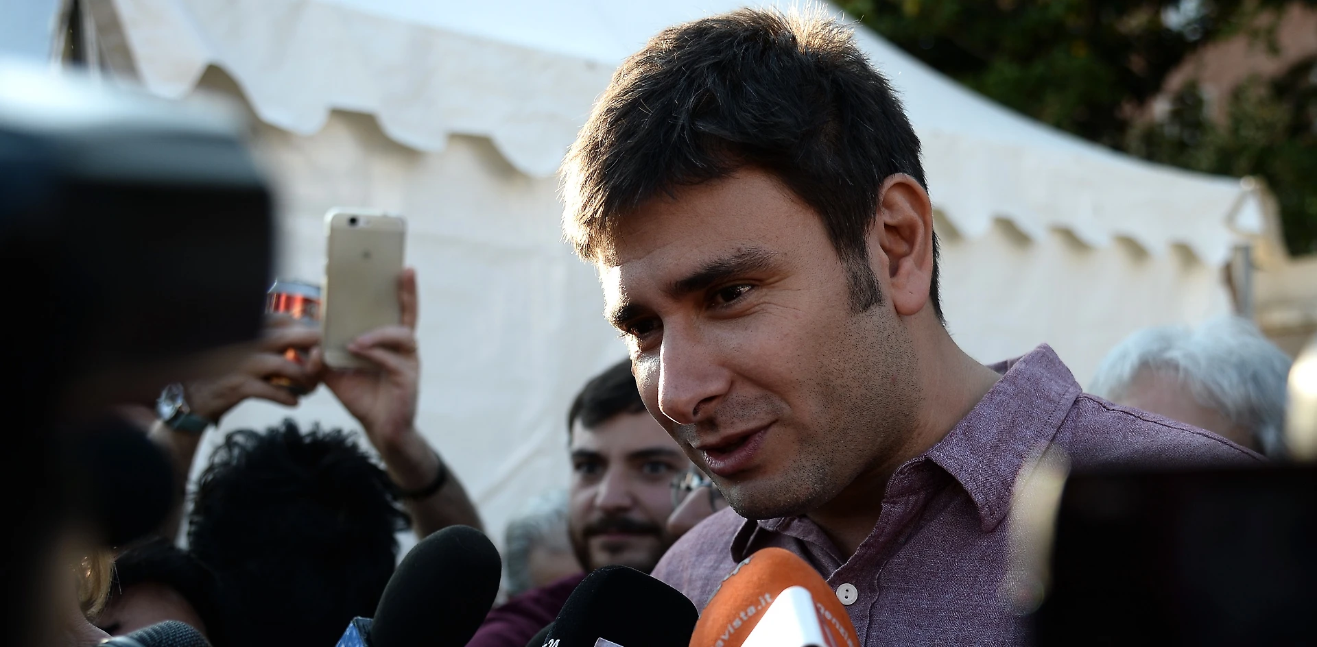 Alessandro Di Battista, la spallata al governo: verso la crisi, le parole del grillino lo confermano