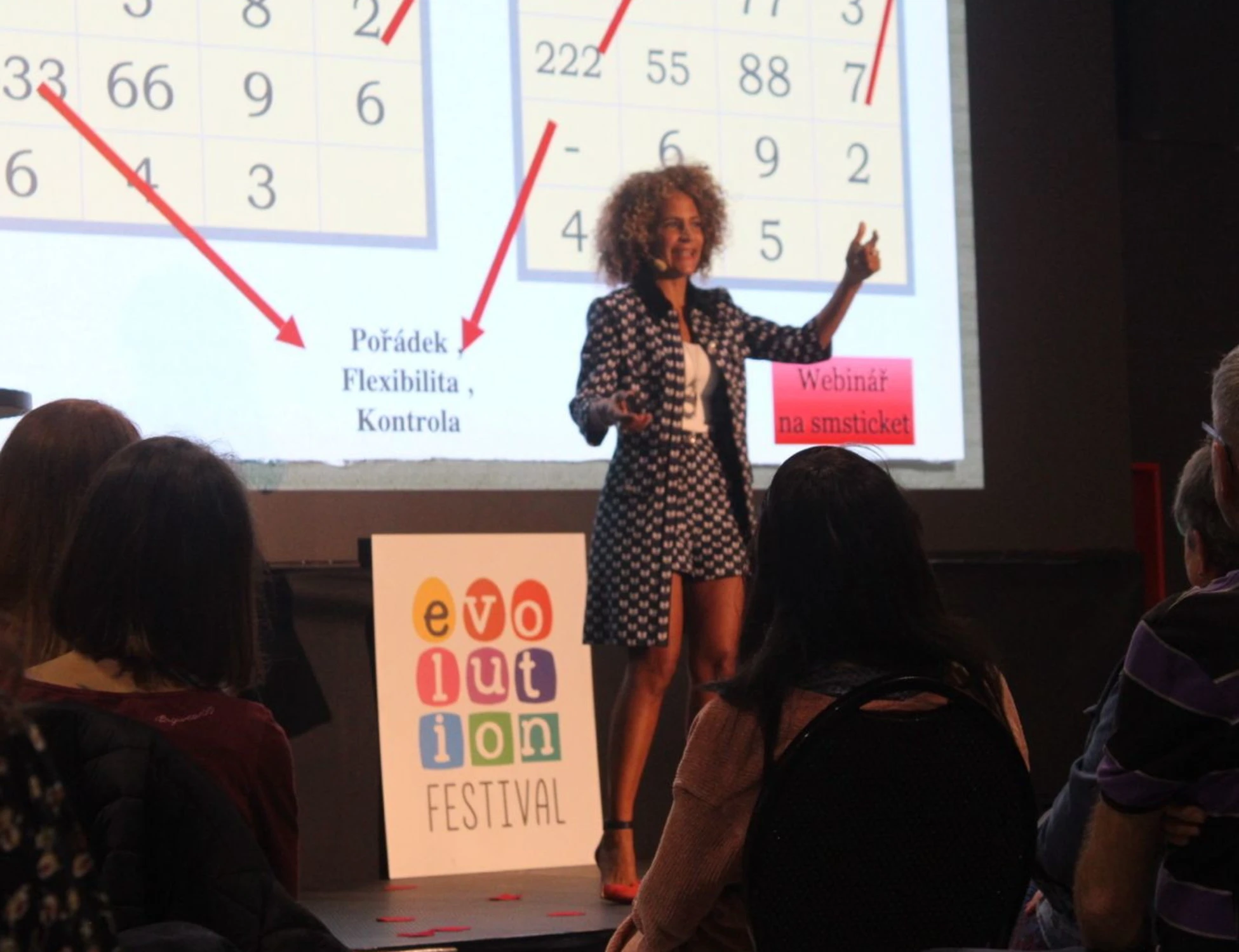 Italiani smarriti, tra lavoro incerto e relazioni fragili: così si cercano nuove mappe per orientarsi