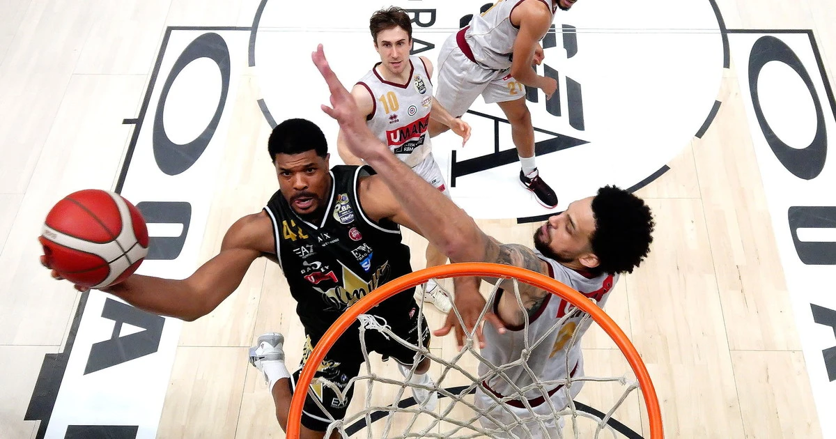 Basket, torna il campionato: l'Olimpia Milano a Venezia per conquistare la finale