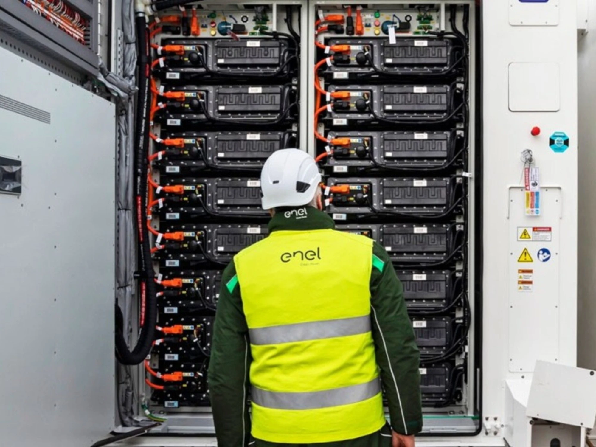 Pian di Giorgio, il fotovoltaico incontra l'accumulo: così le batterie rendono più efficiente l'energia rinnovabile