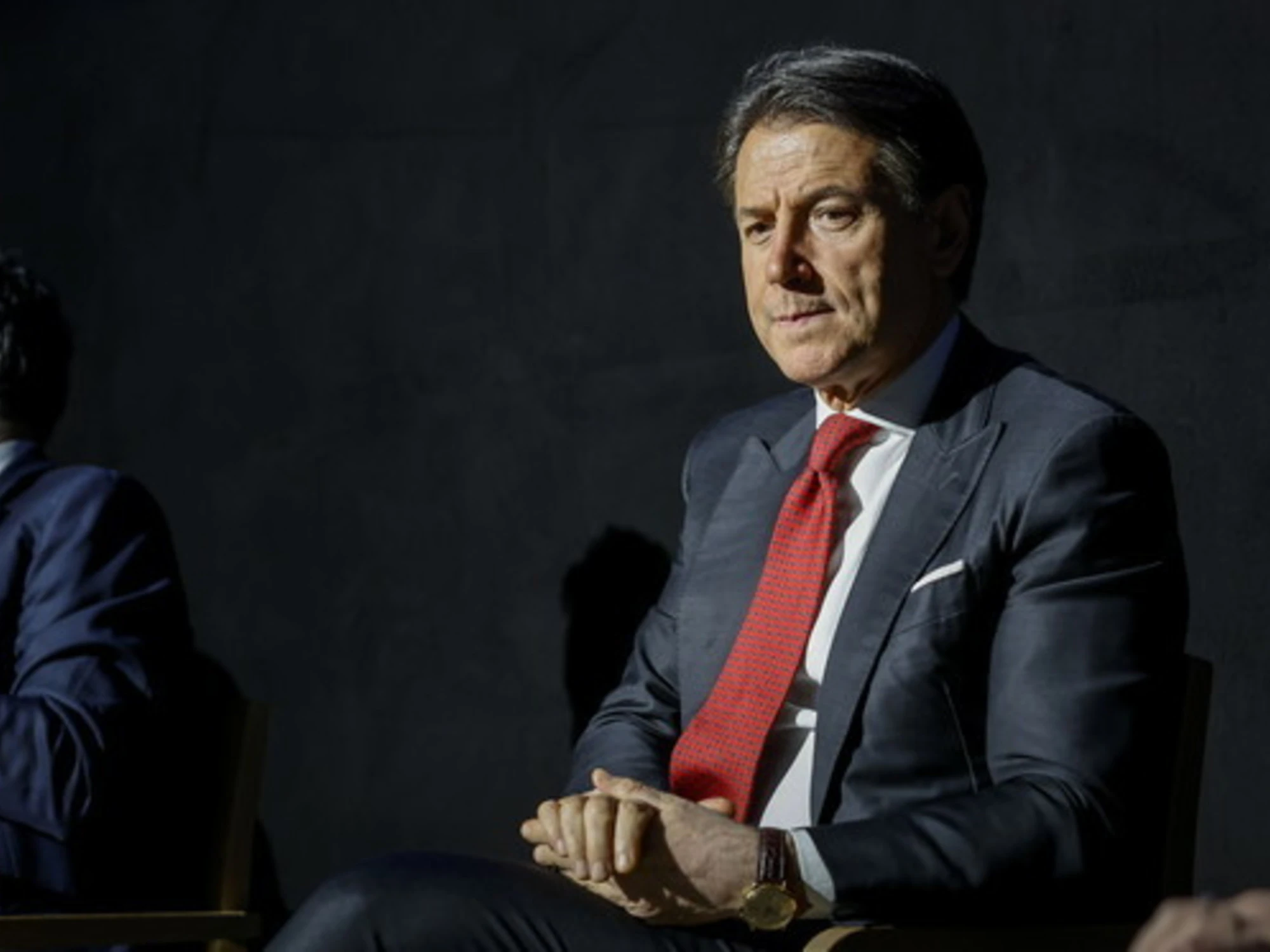 Giuseppe Conte in "fuga" dalla Commissione Covid: per voi ha qualcosa da nascondere?