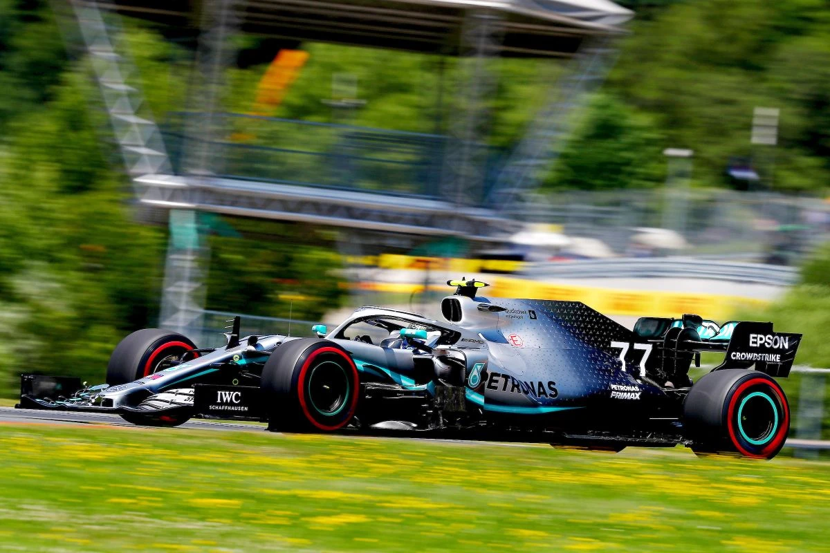 A SILVERSTONE BOTTAS SOFFIA LA POLE A HAMILTON, TERZO LECLERC