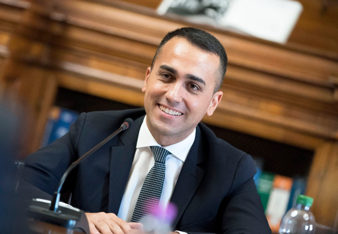 Luigi Di Maio, un legittimo sospetto: col mandato zero fa fuori Raggi e Appendino dal M5s