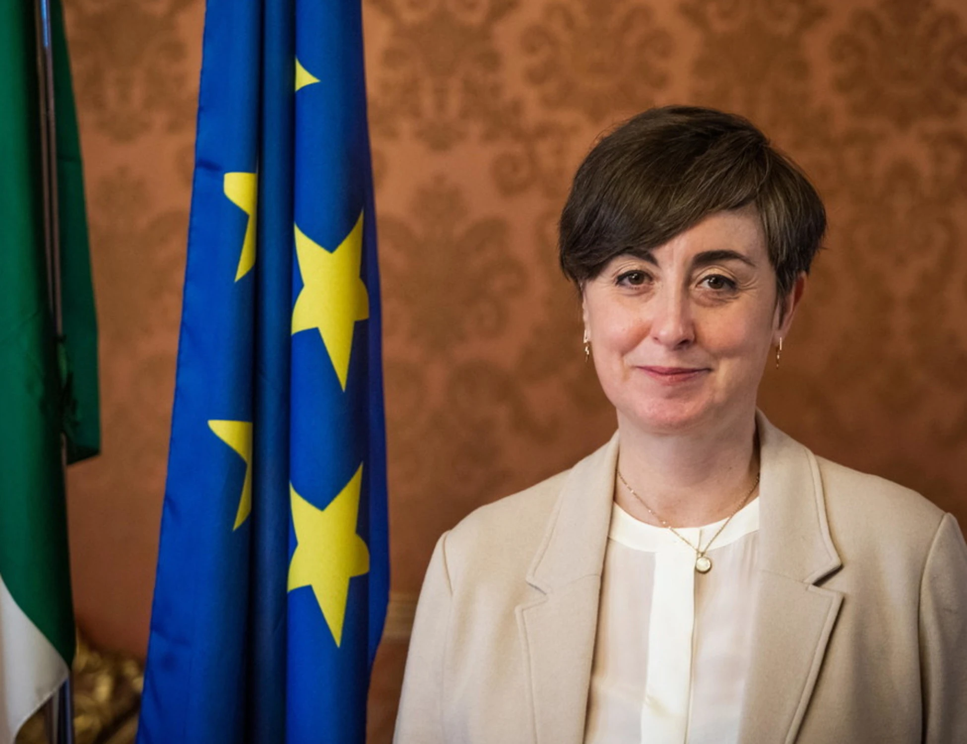 La sinistra ci riprova: "Pipe per crack gratis in Emilia"