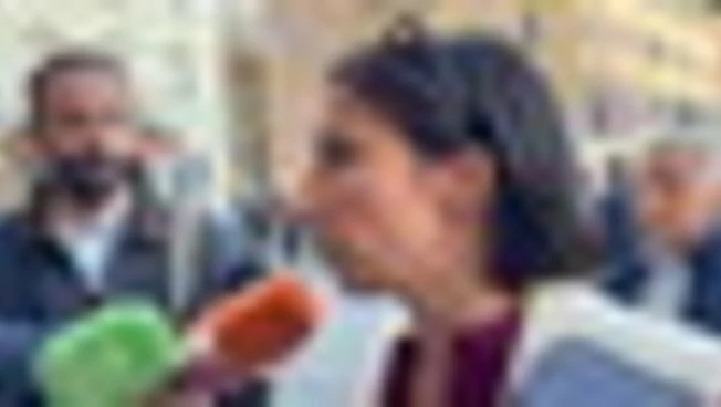 https://media.liberoquotidiano.it/Sd5Ay3OoM-DBA4CB0cjsV5meLLSivei86kXh4FJRsJ0/width:800/quality:90/aW1hZ2VzLzIwMjUvMTAvMjQvMTcyNDE5NTYyLTE5NWI0MWExLTQyMDItNGJjYS1hYWI0LTBmMTA2MTA3ZTMyNC5qcGc.webp