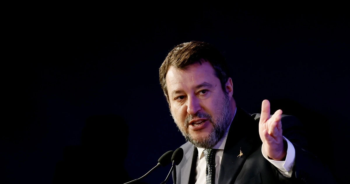 Salvini avverte la Cgil: "Sì alla precettazione, a chi blocca l'Italia arriveranno multe"
