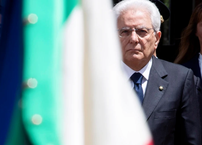 Sergio Mattarella, il perché dell'imbarazzante silenzio sulla crisi di governo