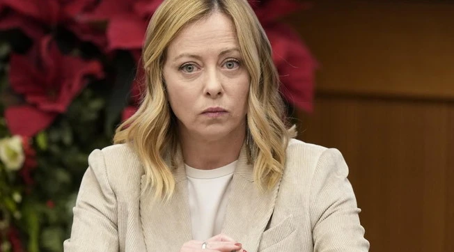 Giorgia Meloni smonta la sinistra: "Familismo? Comincio a stufarmi"