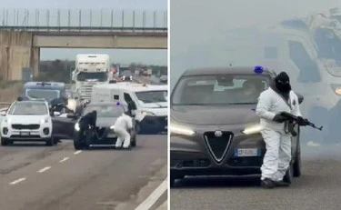 Lecce, esplosioni e raffiche di mitra contro i carabinieri: il video-choc dell'assalto sulla SS613