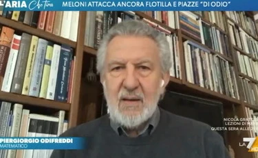 https://media.liberoquotidiano.it/SiF9R29NAnmKhsysxhw5XypYmtzp9Q7ep5l0LpWgJfc/width:800/quality:90/aW1hZ2VzLzIwMjUvMTAvMDgvMTI0MTUyMzQ1LTRiYmZmOTNmLTgwMmYtNDAyZi1hMjQ2LTNiMDQ3ZGM1YjNlYi5qcGc.webp