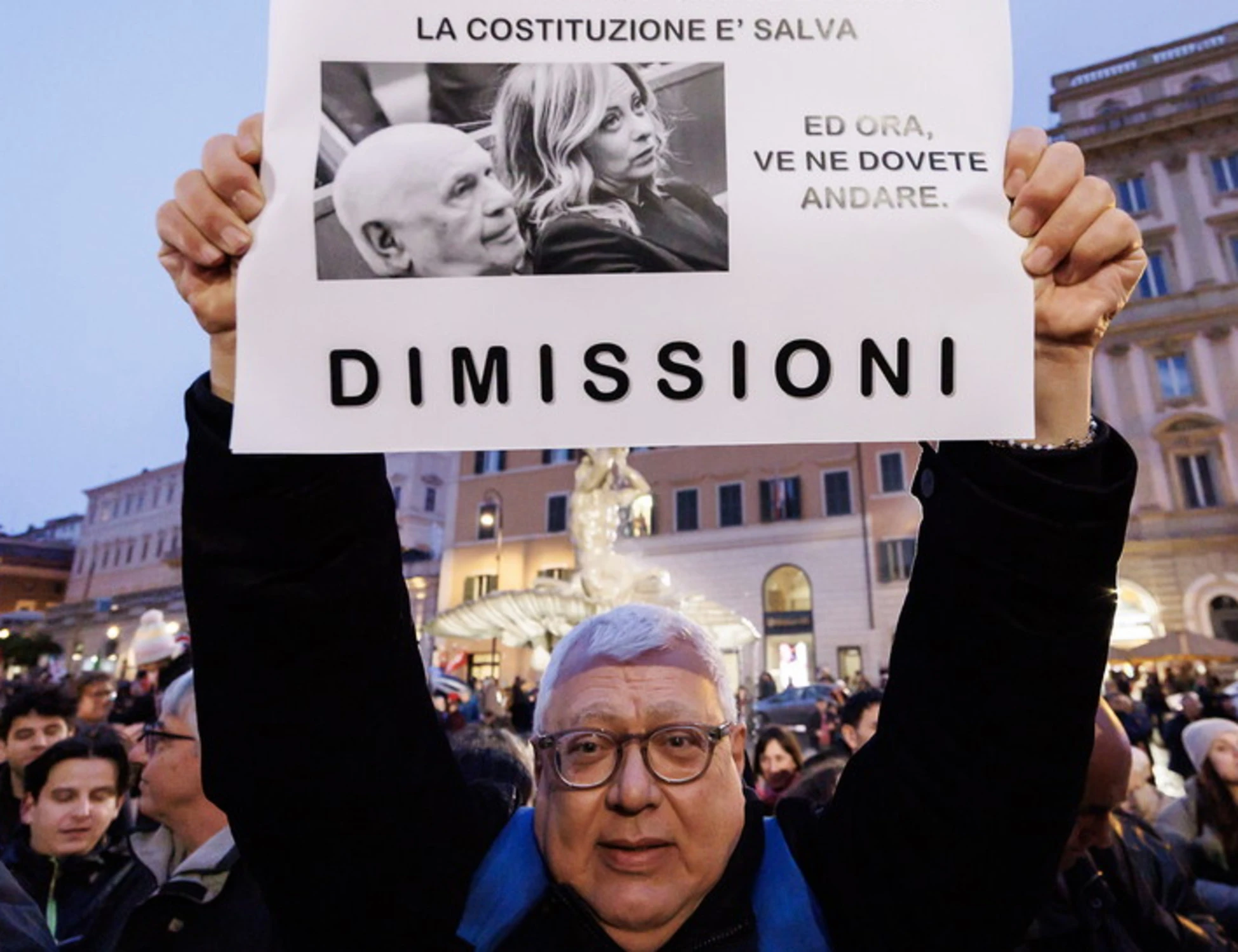 Referendum, vince il "No": ecco i dati definitivi. Festa rossa senza freni in piazza
