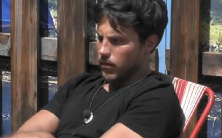 Grande Fratello, rivelazione scomoda: &quot;Ho toccato il fondo, e...&quot;. La regia nel panico, Daniele censurato