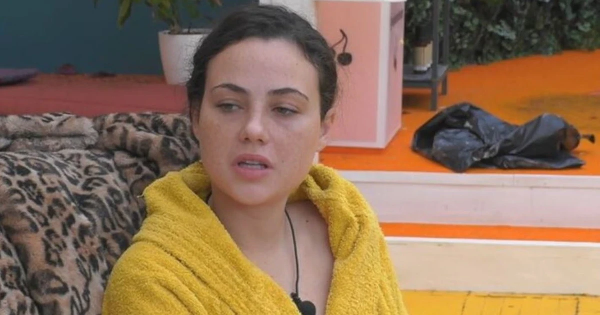 Grande Fratello Vip, "non mi frega un c***": urla fuori dalla casa, Rosalinda Cannavò brutalizzata con Zenga