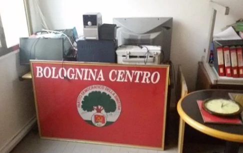 Bolognina, Pd messo alle porte dalla Fondazione Duemila: "Devono cercarsi un posto più piccolo"