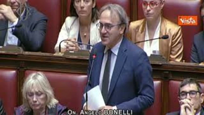 https://media.liberoquotidiano.it/SnUV27XHKtQwIof1XHip6wiJRxw79VErJXyObPYZ__g/width:800/quality:90/aW1hZ2VzLzIwMjYvMDYvMDQvMTIzMzUxMzU0LWQ3MTUwZDliLWE3MjAtNDRmMy05N2JmLWM3NWY0NDVjN2RjMS5qcGc.webp